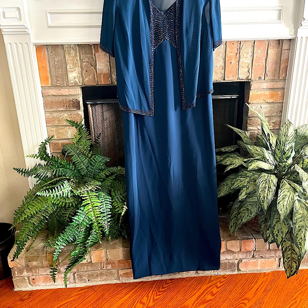 Elegant Blue Maxi Dress with Beaded Details
Petite